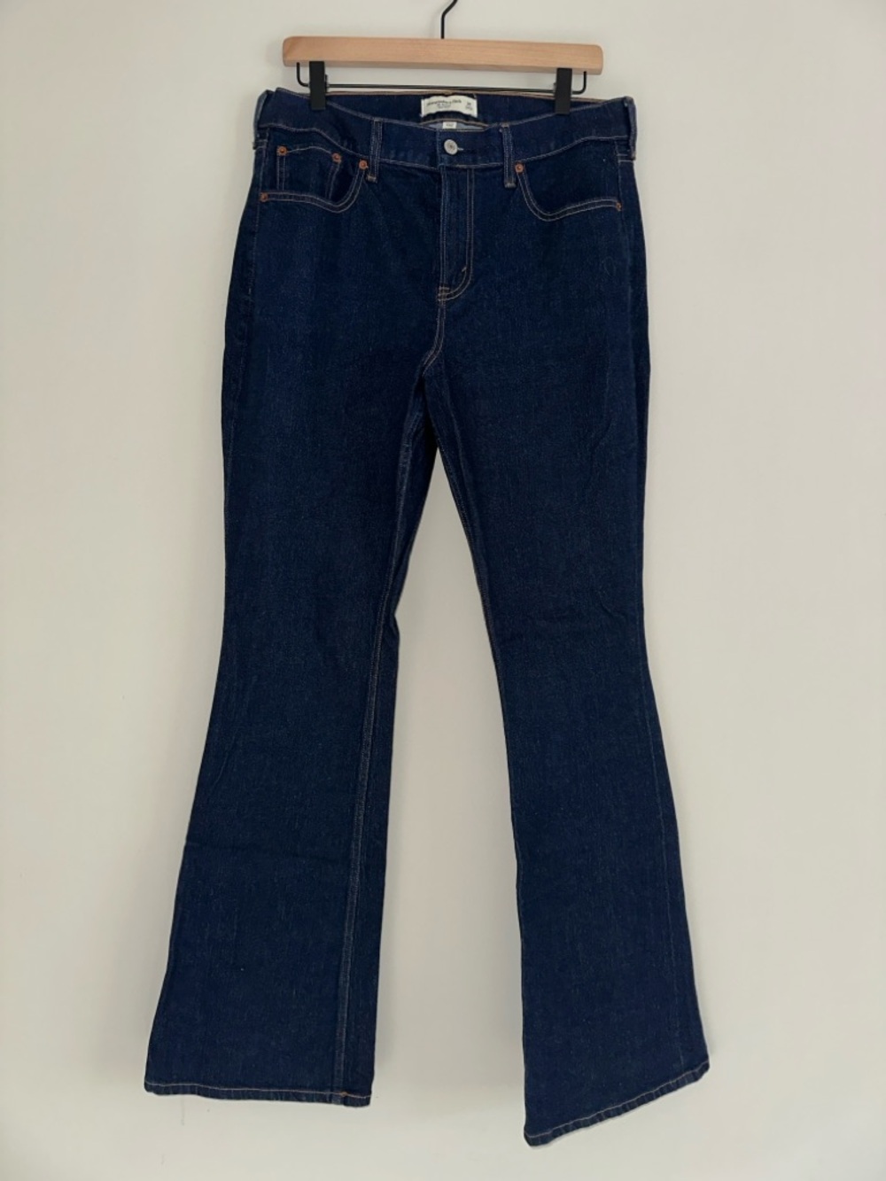 Curve Love Mid Rise Bootcut Jean - Abercrombie